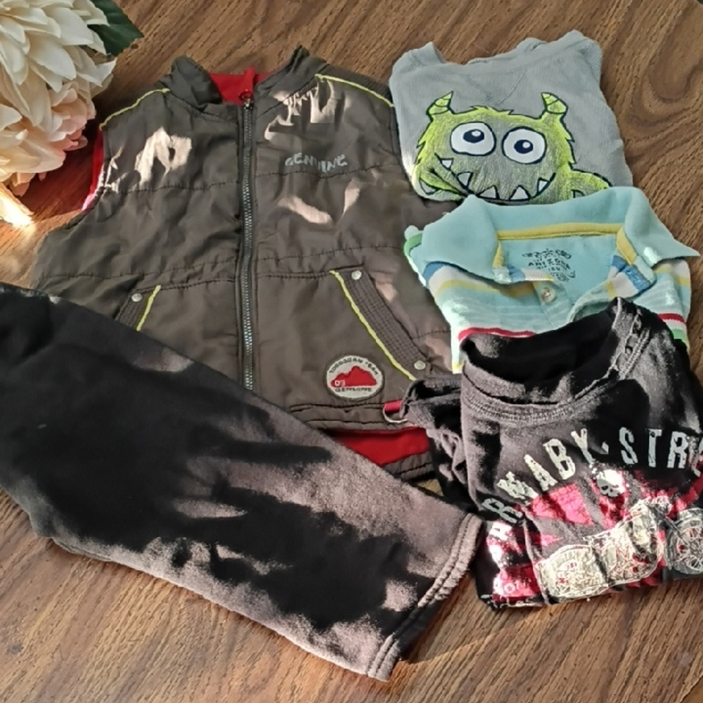 💙18 Months Kids 5 Piece Clothing Bundle with Vest, Shirts, & Sweats